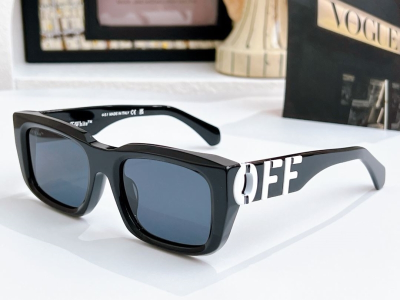 OFF WHITE